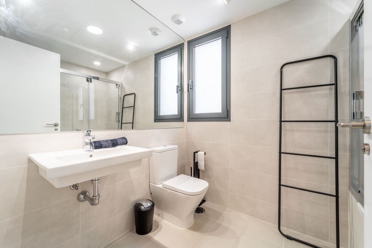 3 bedroom Apartment for sale in Fuengirola with pool - € 595,000 (Ref: 9479975)