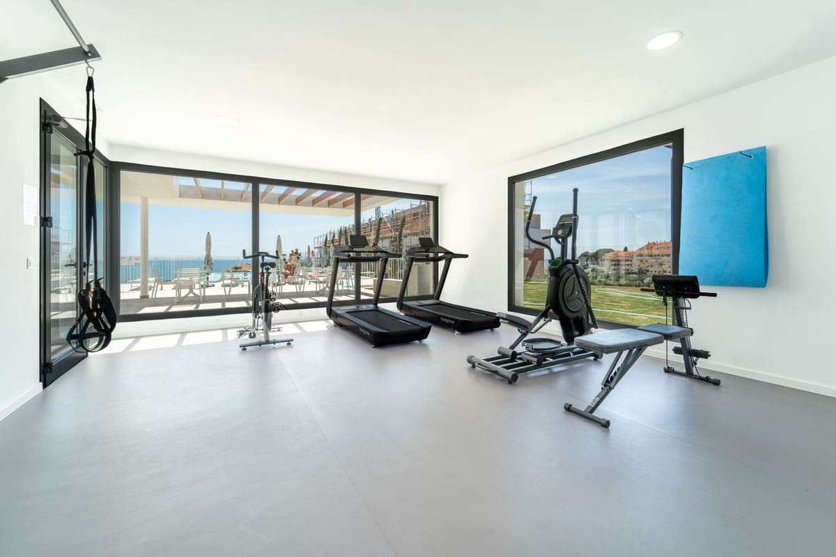 3 bedroom Apartment for sale in Fuengirola with pool - € 595,000 (Ref: 9479975)