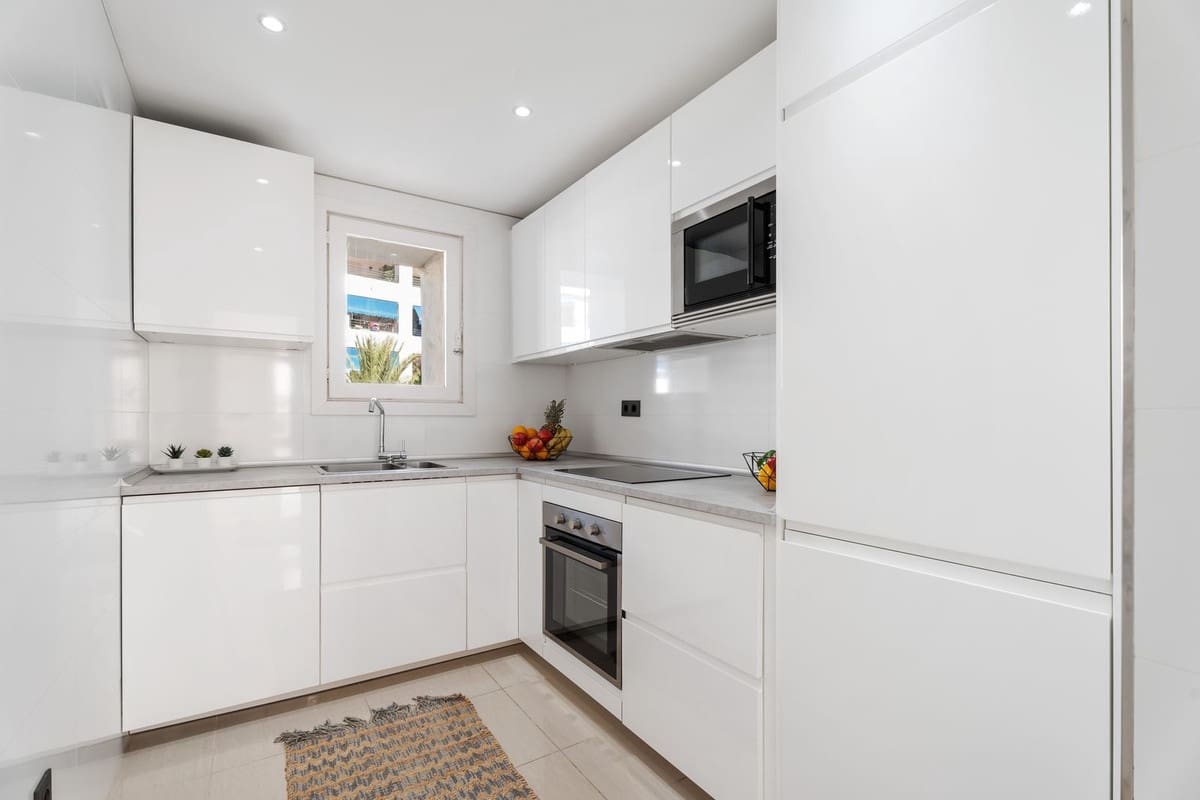 3 bedroom Apartment for sale in Puerto Banus with garage - € 595,000 (Ref: 9479976)