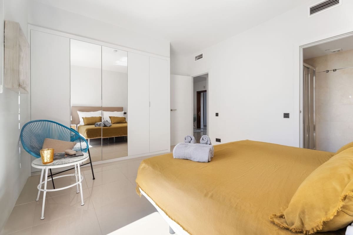 3 bedroom Apartment for sale in Puerto Banus with garage - € 595,000 (Ref: 9479976)