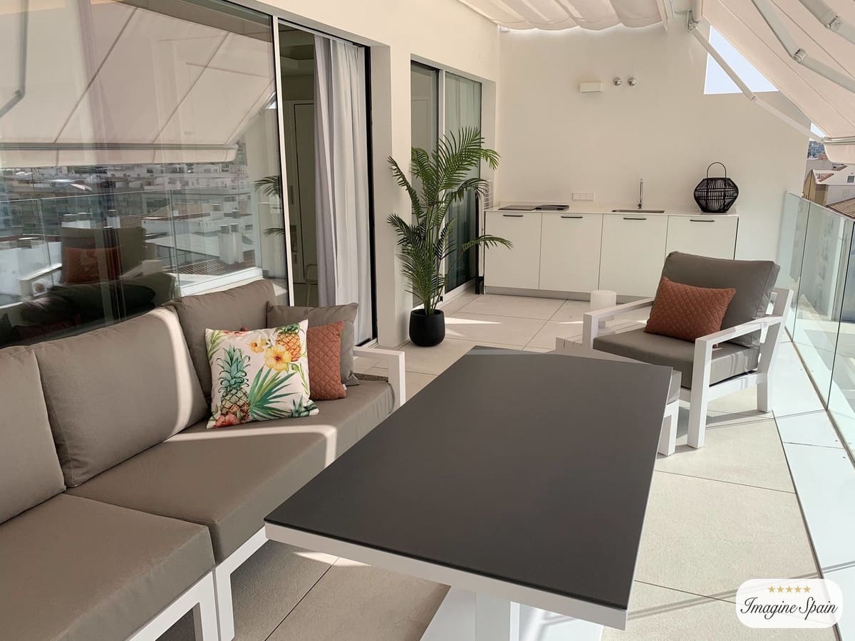 2 makuuhuone Kattohuoneisto myytävänä paikassa Estepona mukana uima-altaan 
autotalli - 595 000 € (Ref: 9479979)