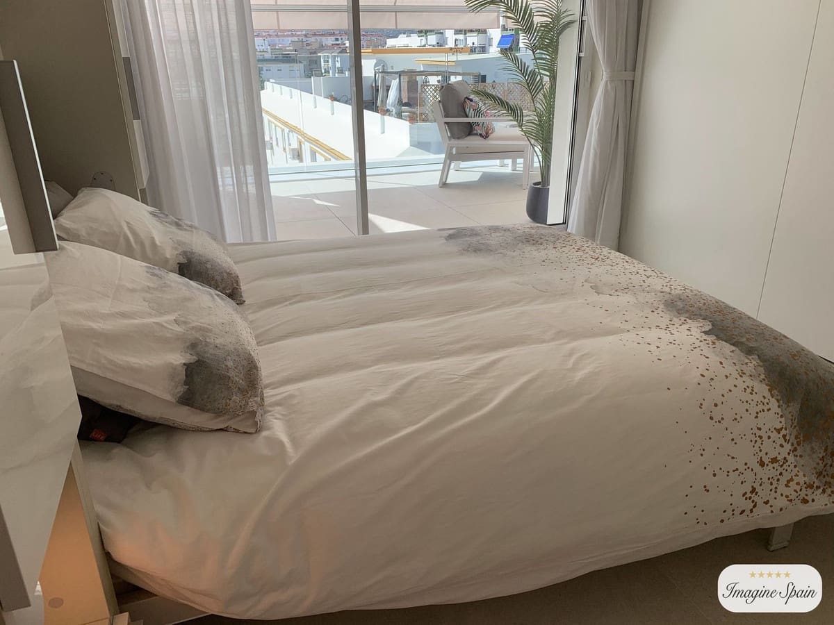 2 makuuhuone Kattohuoneisto myytävänä paikassa Estepona mukana uima-altaan 
autotalli - 595 000 € (Ref: 9479979)