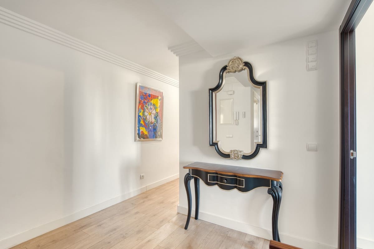 2 makuuhuone Kattohuoneisto myytävänä paikassa Estepona mukana uima-altaan - 595 000 € (Ref: 9479981)