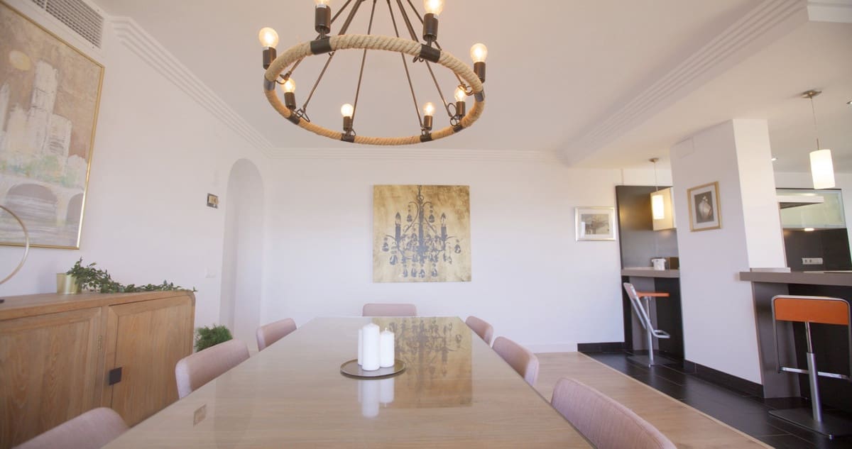 2 makuuhuone Kattohuoneisto myytävänä paikassa Estepona mukana uima-altaan - 595 000 € (Ref: 9479981)