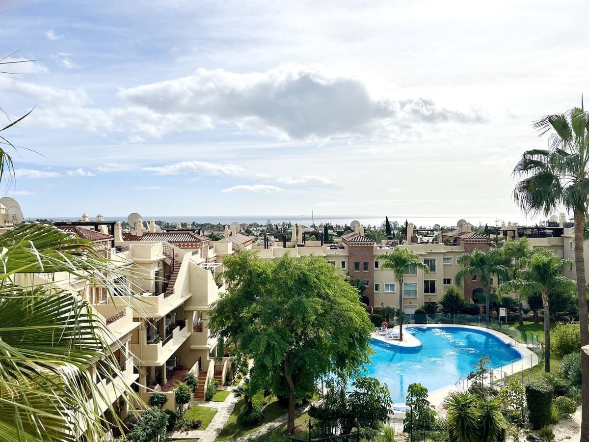 3 bedroom Penthouse for sale in New Golden Mile with pool - € 595,000 (Ref: 9479982)
