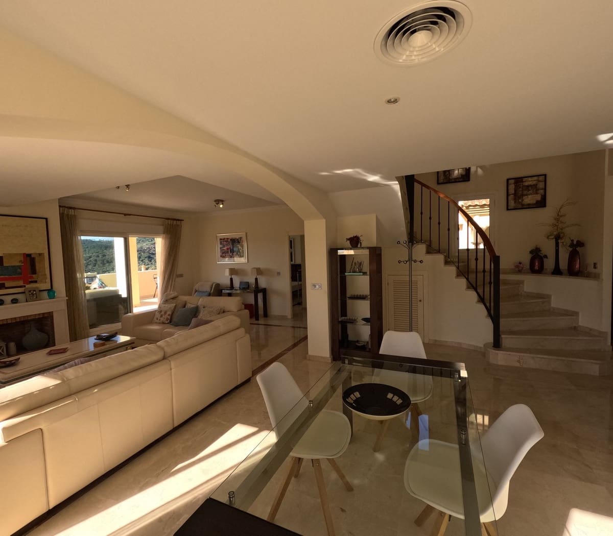 3 soveværelse Penthouse til salg i San Roque med swimmingpool - € 595.000 (Ref: 9479983)