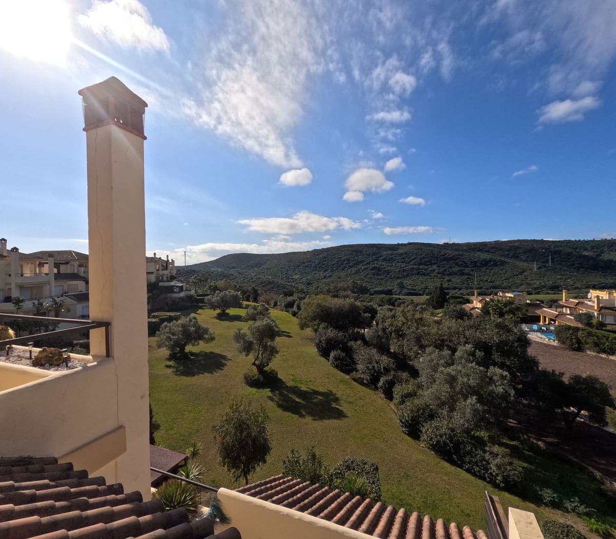 3 soveværelse Penthouse til salg i San Roque med swimmingpool - € 595.000 (Ref: 9479983)