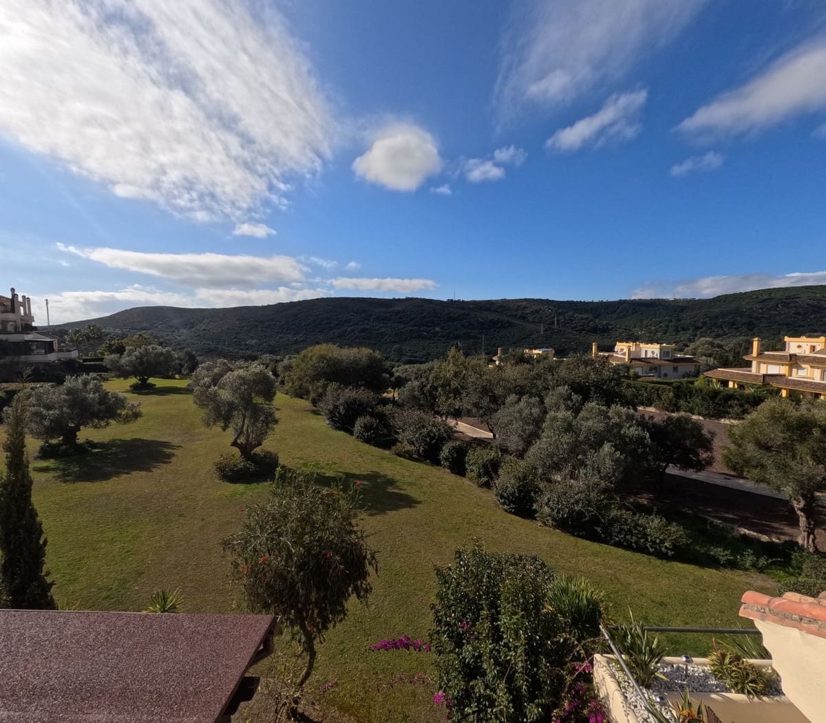 3 soveværelse Penthouse til salg i San Roque med swimmingpool - € 595.000 (Ref: 9479983)