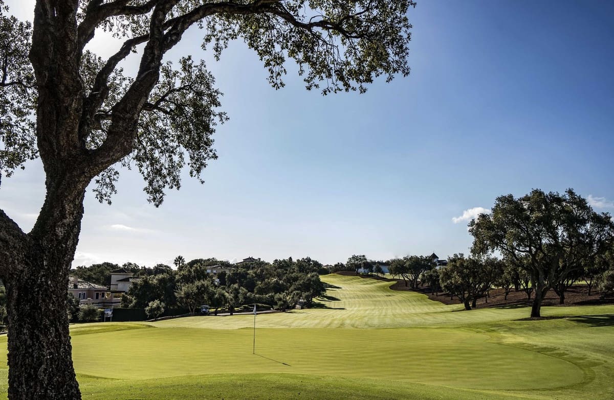 3 soveværelse Penthouse til salg i San Roque med swimmingpool - € 595.000 (Ref: 9479983)