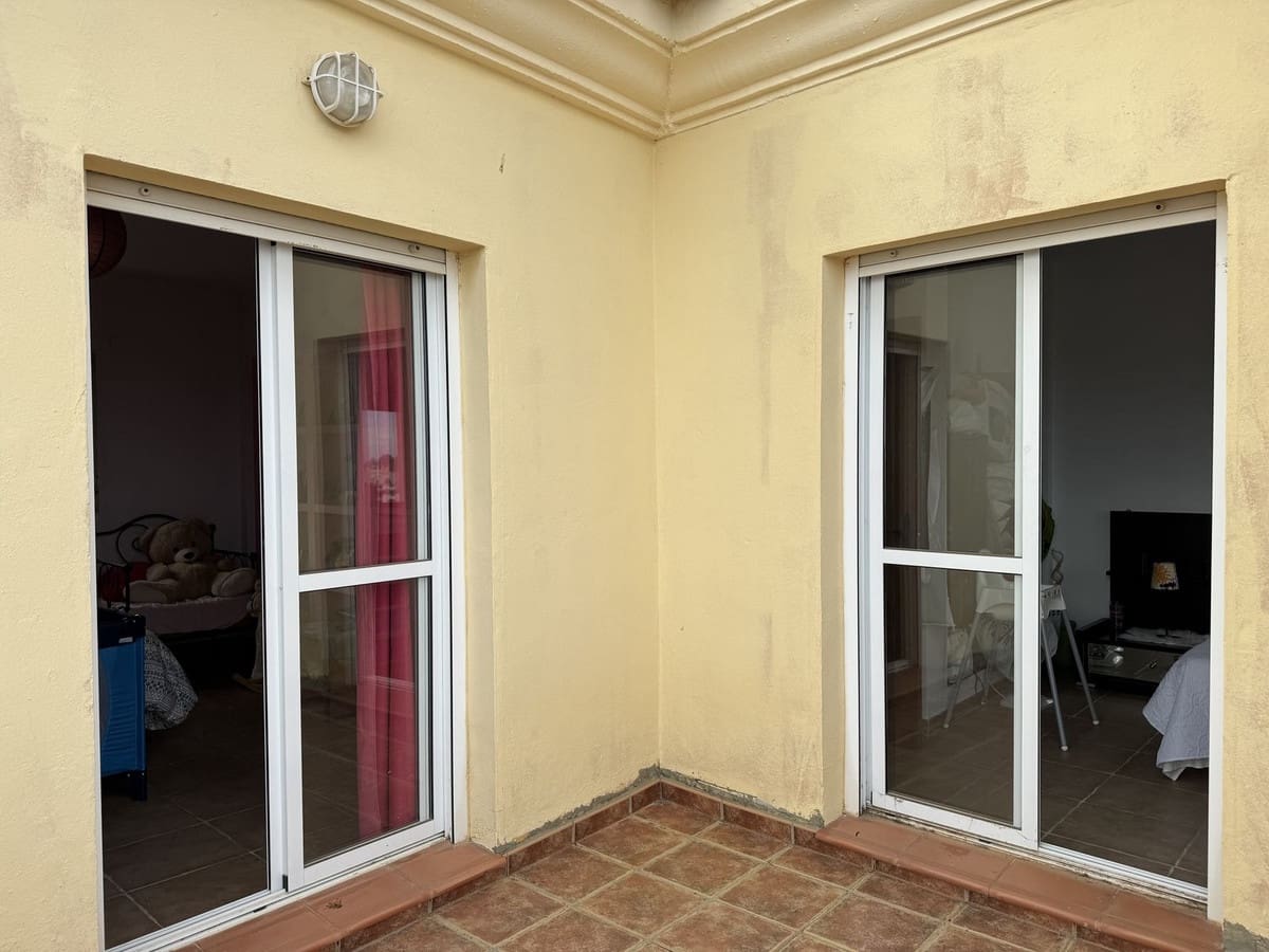 3 bedroom Villa for sale in Sotogrande with pool - € 595,000 (Ref: 9479984)