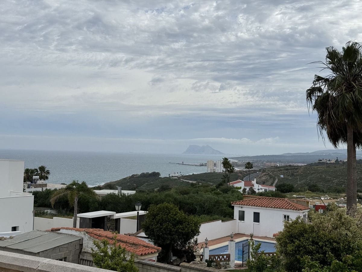 3 bedroom Villa for sale in Sotogrande with pool - € 595,000 (Ref: 9479984)