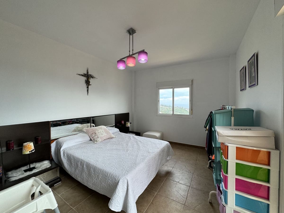 3 bedroom Villa for sale in Sotogrande with pool - € 595,000 (Ref: 9479984)