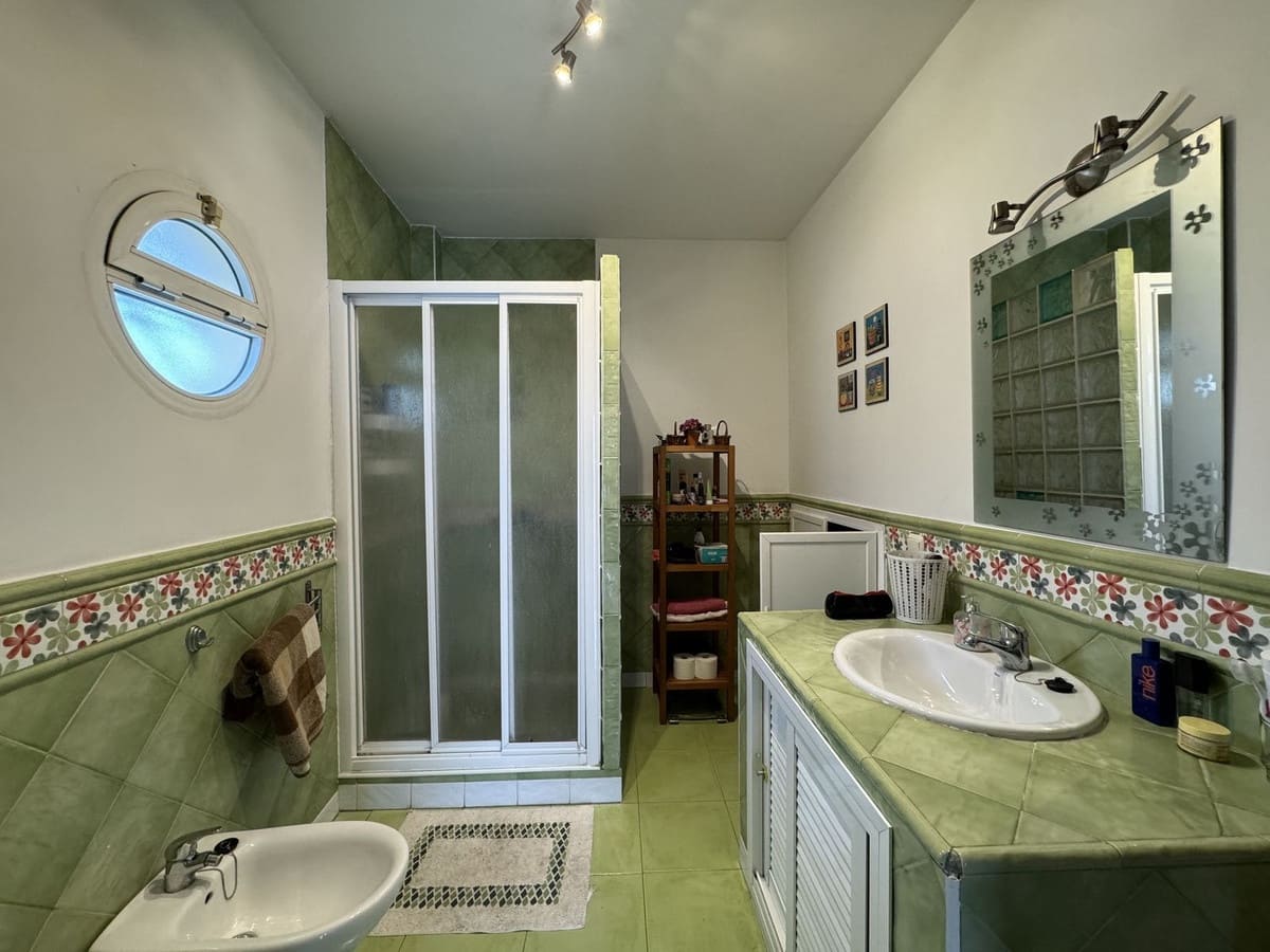 3 bedroom Villa for sale in Sotogrande with pool - € 595,000 (Ref: 9479984)