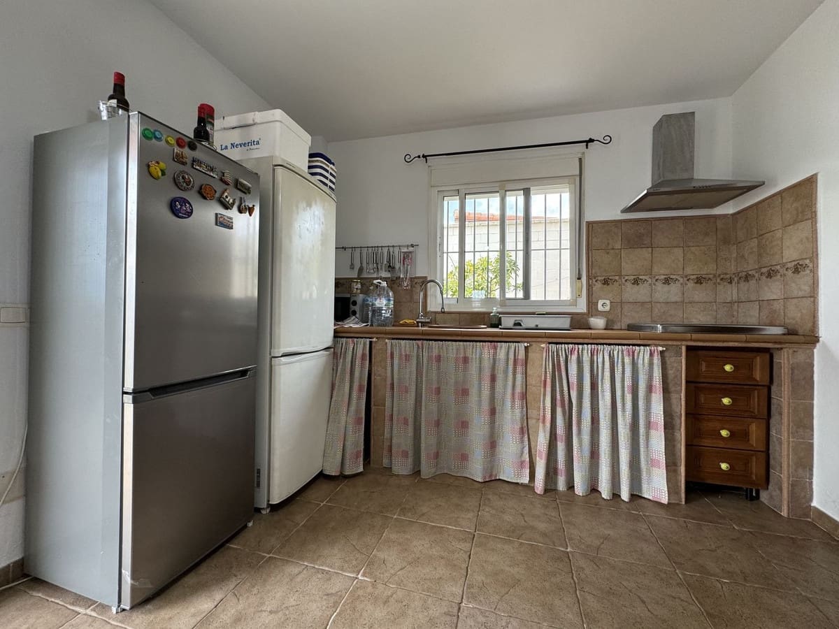 3 bedroom Villa for sale in Sotogrande with pool - € 595,000 (Ref: 9479984)