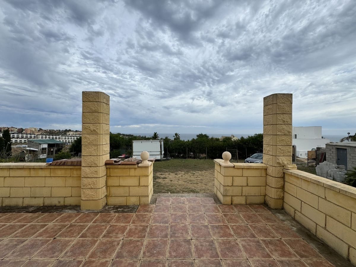 3 bedroom Villa for sale in Sotogrande with pool - € 595,000 (Ref: 9479984)