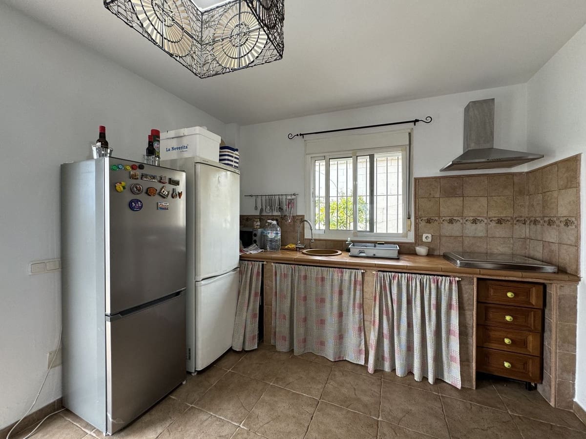 3 bedroom Villa for sale in Sotogrande with pool - € 595,000 (Ref: 9479984)