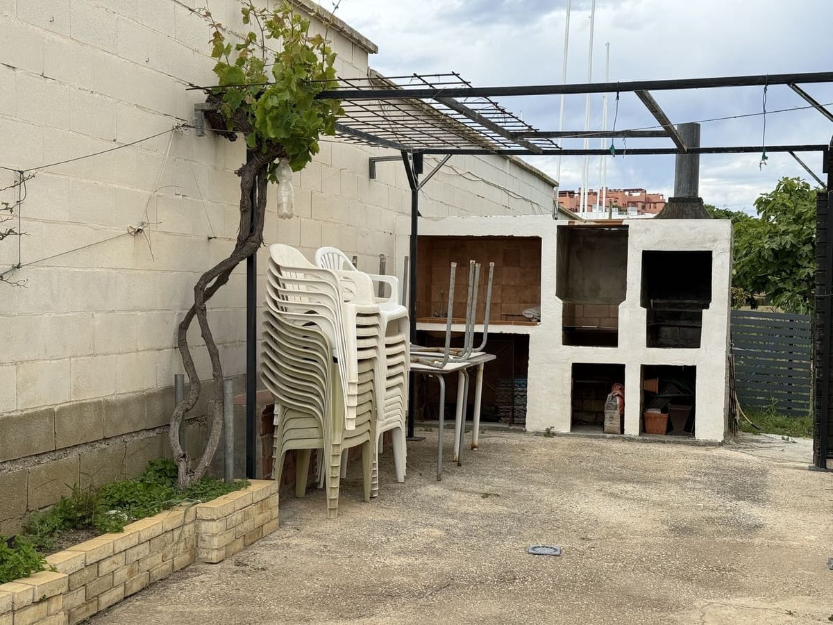 3 bedroom Villa for sale in Sotogrande with pool - € 595,000 (Ref: 9479984)