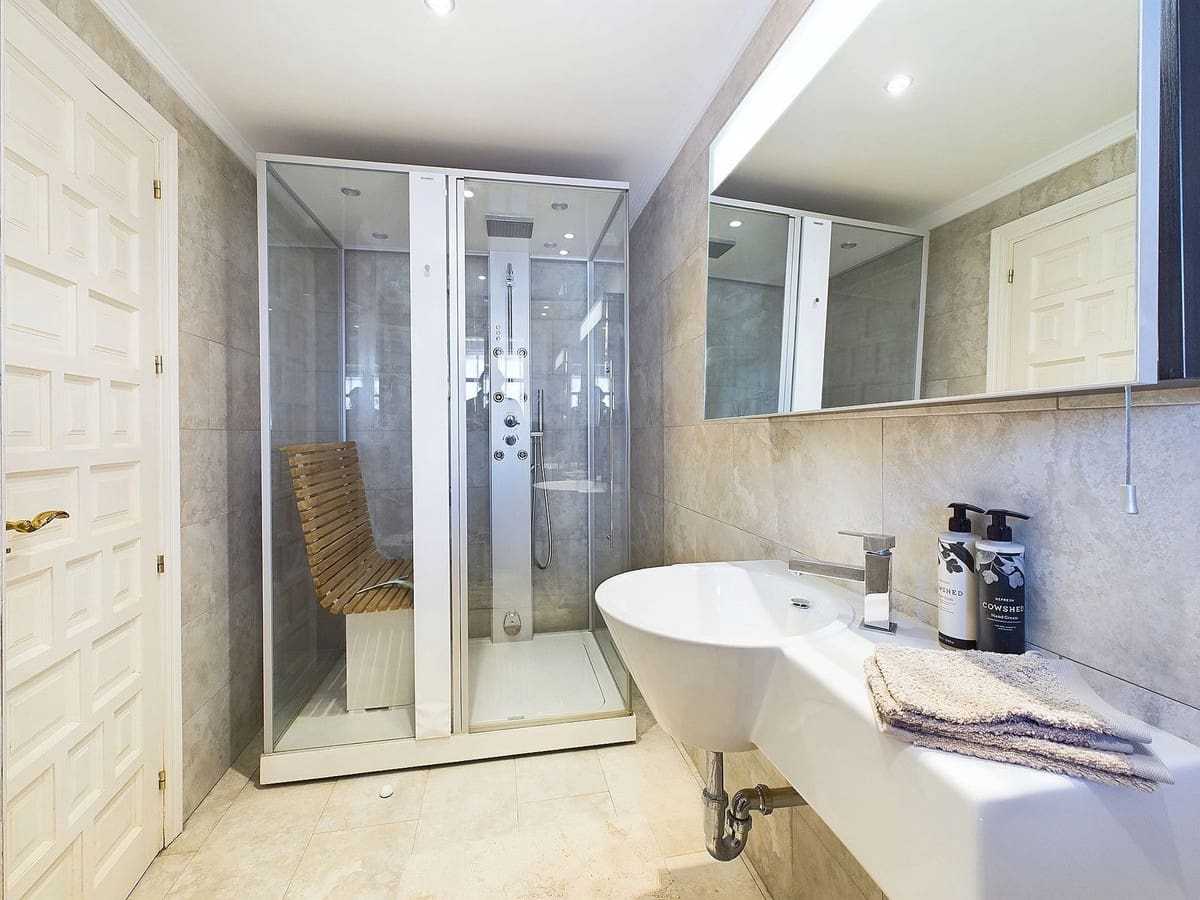 Chalet de 3 habitaciones en La Heredia en venta con piscina - 595.000 € (Ref: 9479985)