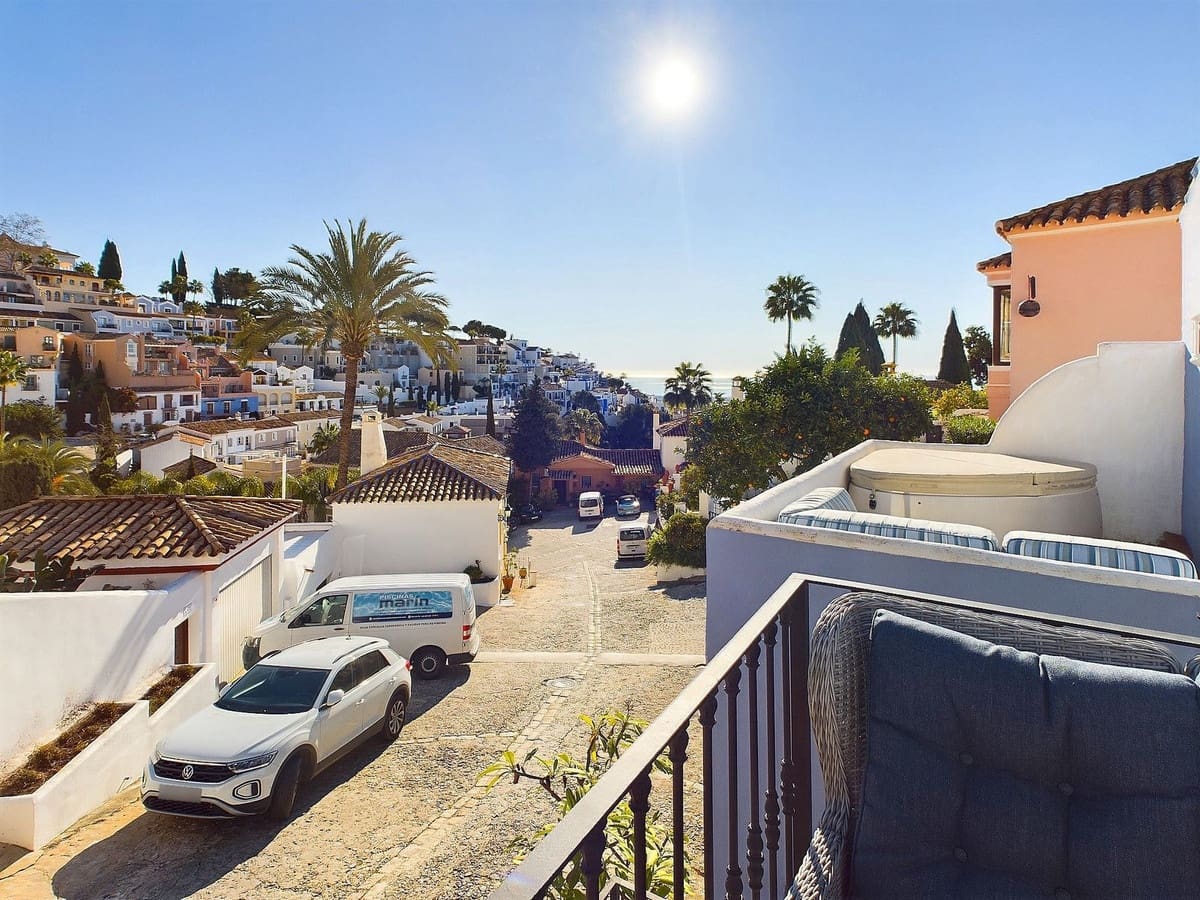 Chalet de 3 habitaciones en La Heredia en venta con piscina - 595.000 € (Ref: 9479985)