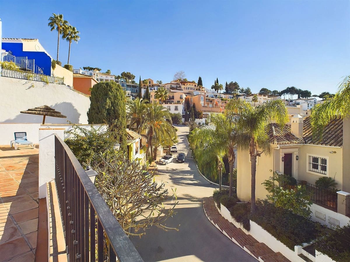 Chalet de 3 habitaciones en La Heredia en venta con piscina - 595.000 € (Ref: 9479985)