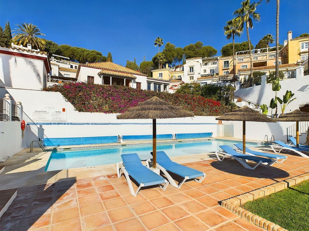 Chalet de 3 habitaciones en La Heredia en venta con piscina - 595.000 € (Ref: 9479985)