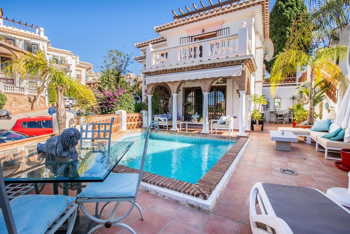 3 soveværelse Semi-Rækkehus til salg i Mijas Golf med swimmingpool - € 595.000 (Ref: 9479986)