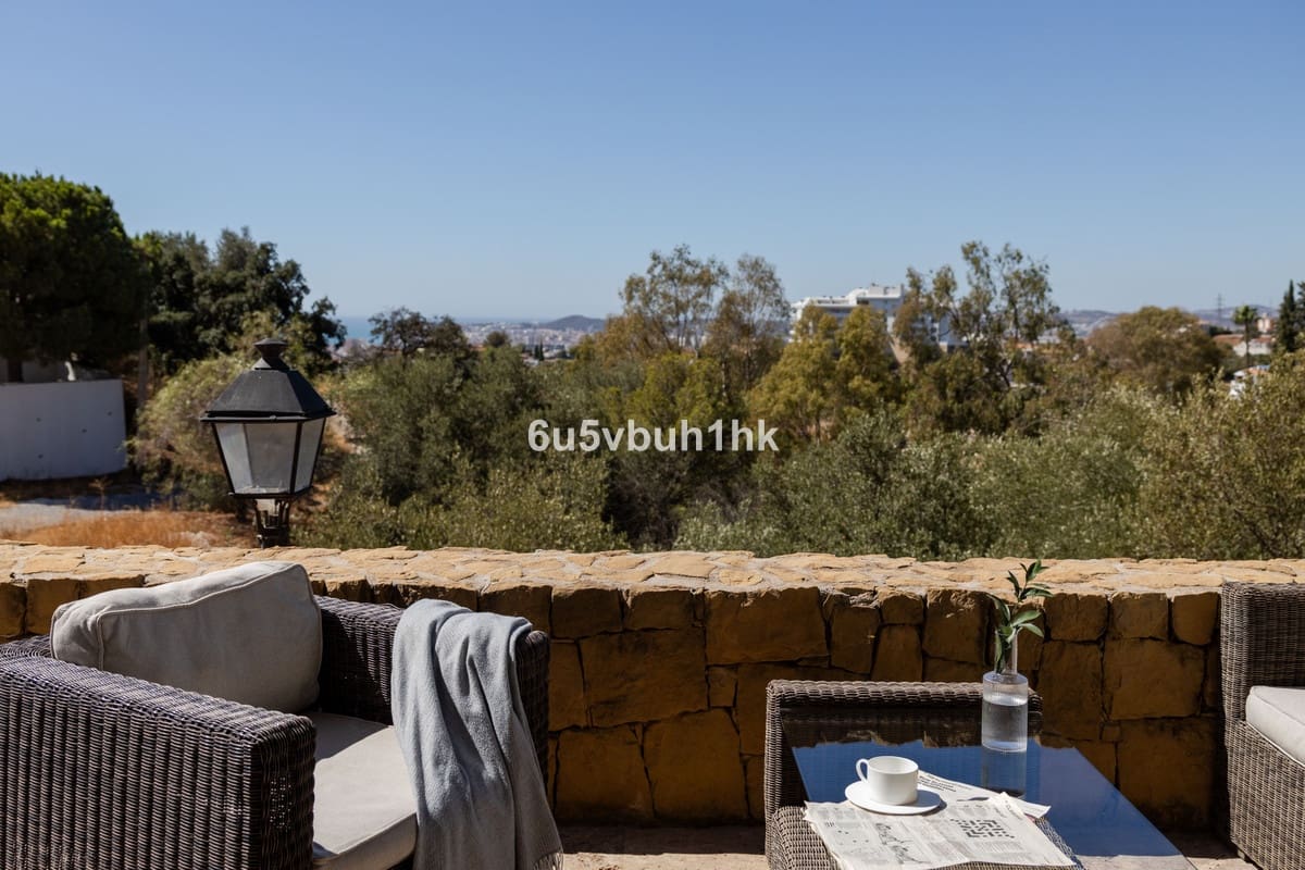 4 soveværelse Semi-Rækkehus til salg i Fuengirola med swimmingpool garage - € 595.000 (Ref: 9479987)