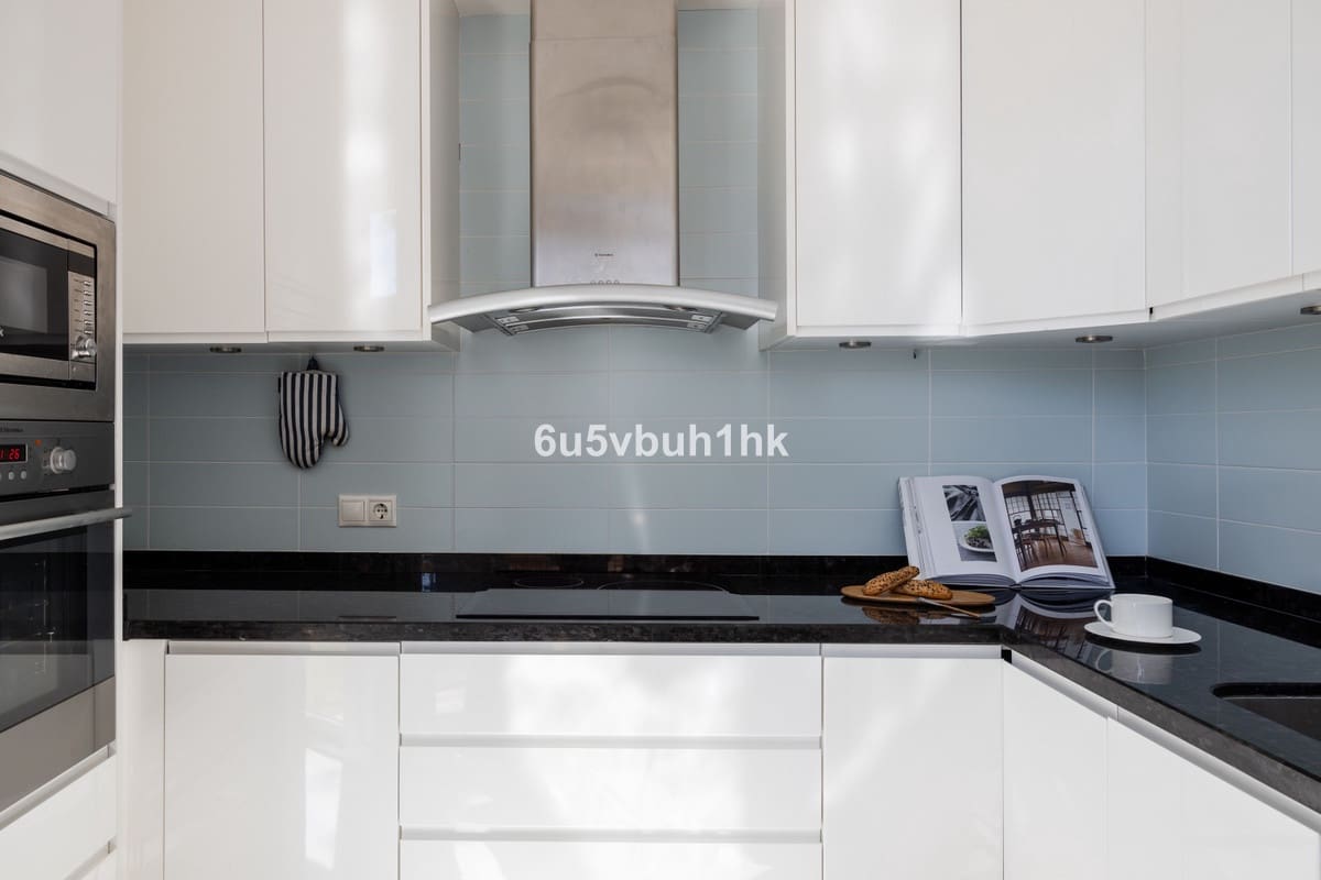 4 bedroom Semi-detached Villa for sale in Fuengirola with pool garage - € 595,000 (Ref: 9479987)