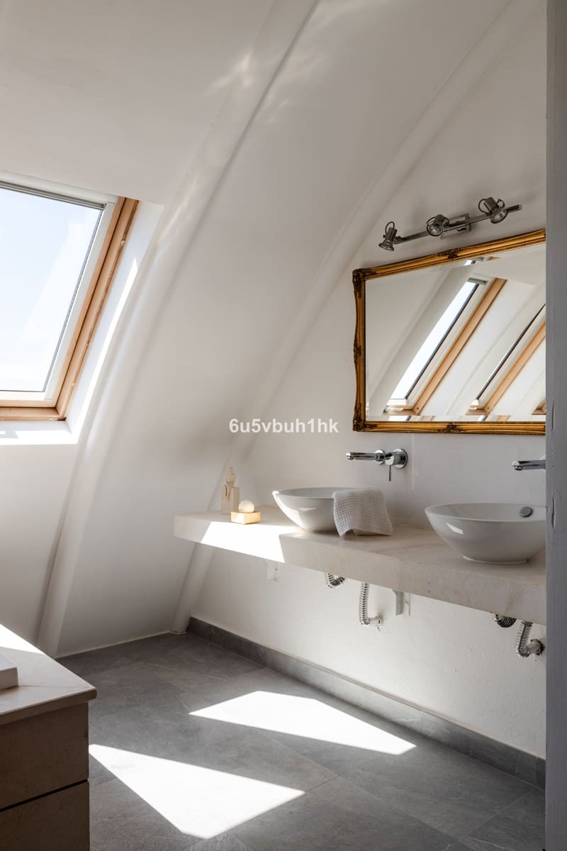 4 bedroom Semi-detached Villa for sale in Fuengirola with pool garage - € 595,000 (Ref: 9479987)