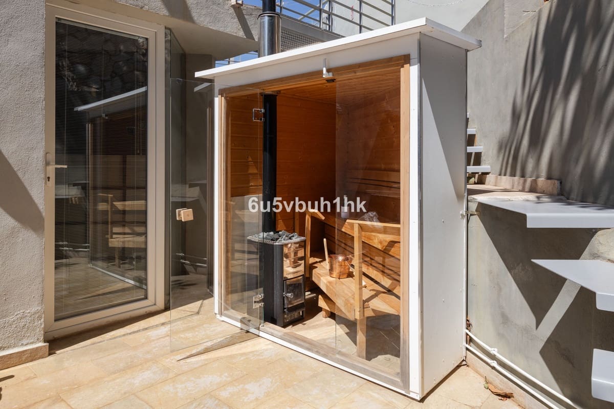 4 bedroom Semi-detached Villa for sale in Fuengirola with pool garage - € 595,000 (Ref: 9479987)