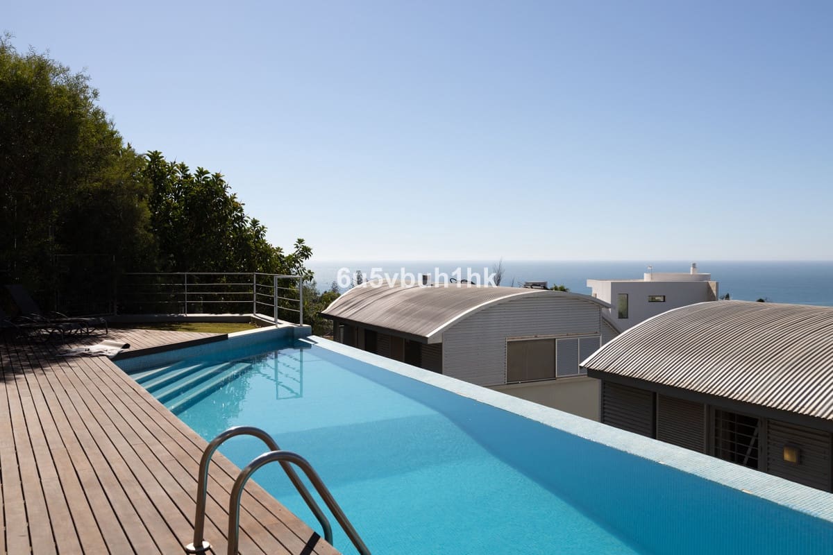 4 bedroom Semi-detached Villa for sale in Fuengirola with pool garage - € 595,000 (Ref: 9479987)