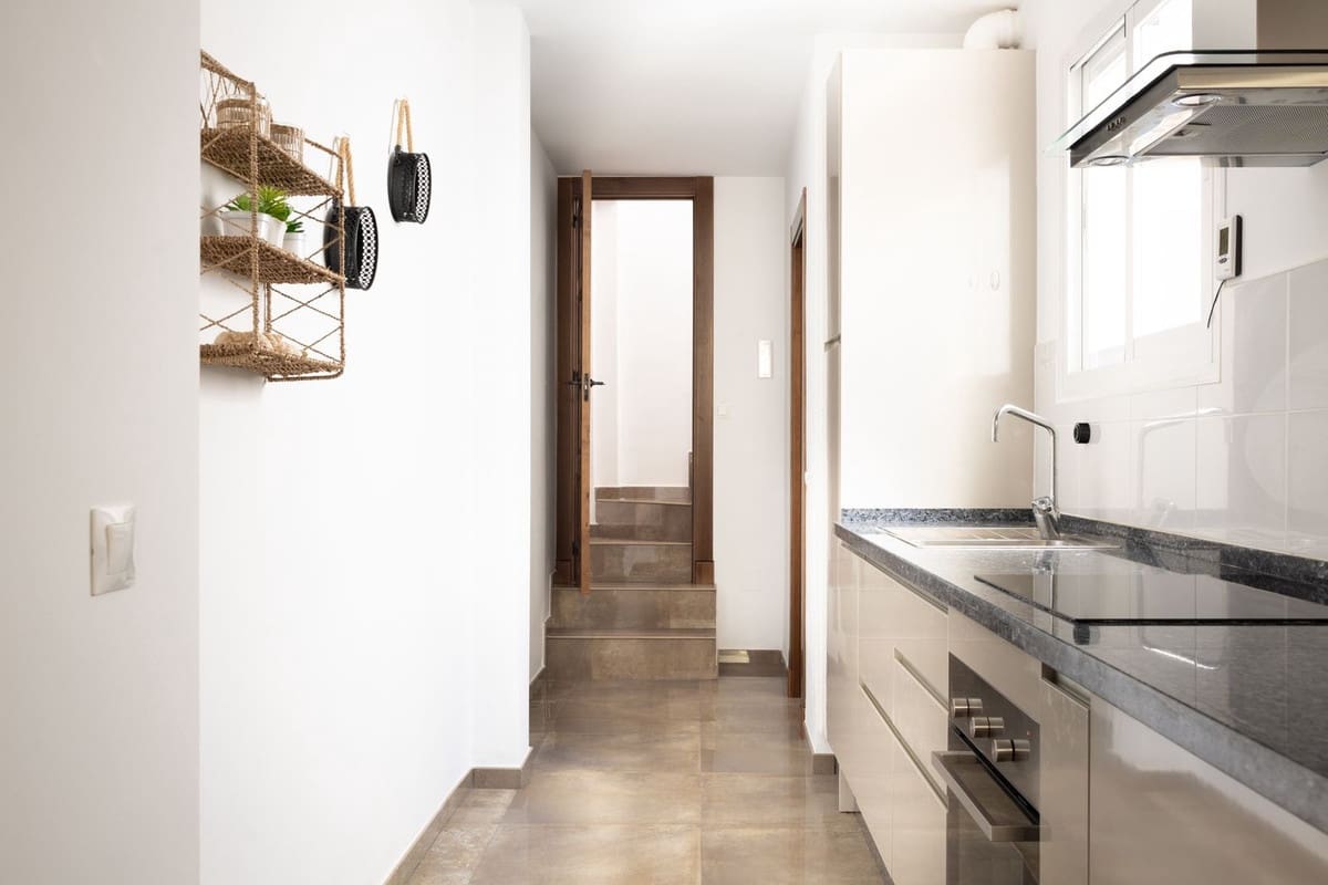 Casa de 3 habitaciones en Estepona en venta con garaje - 595.000 € (Ref: 9479988)