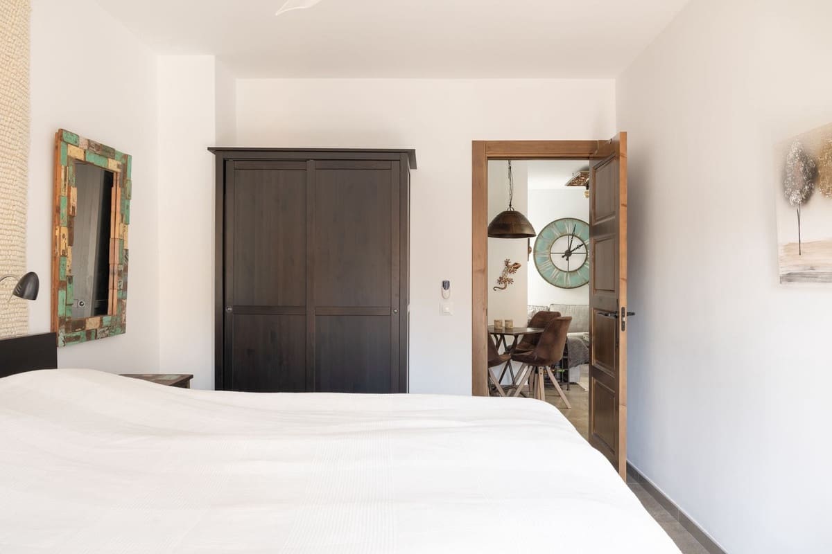 Casa de 3 habitaciones en Estepona en venta con garaje - 595.000 € (Ref: 9479988)