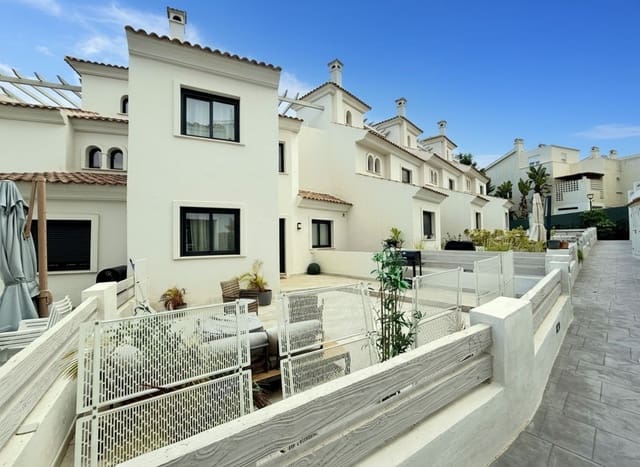 3 soveværelse Byhus til salg i Cancelada, Estepona med swimmingpool - € 595.000 (Ref: 9479990)