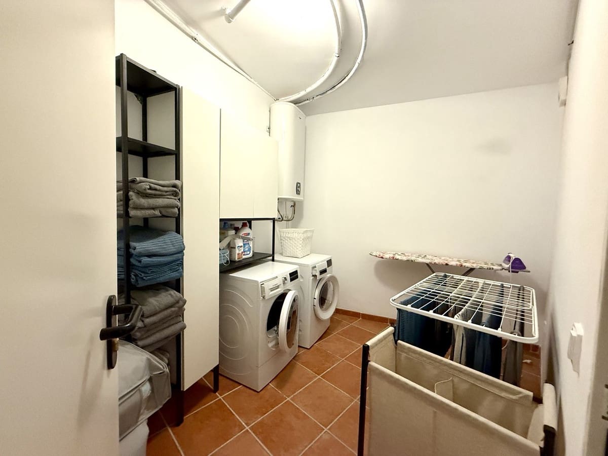 3 soveværelse Byhus til salg i Estepona med swimmingpool - € 595.000 (Ref: 9479990)