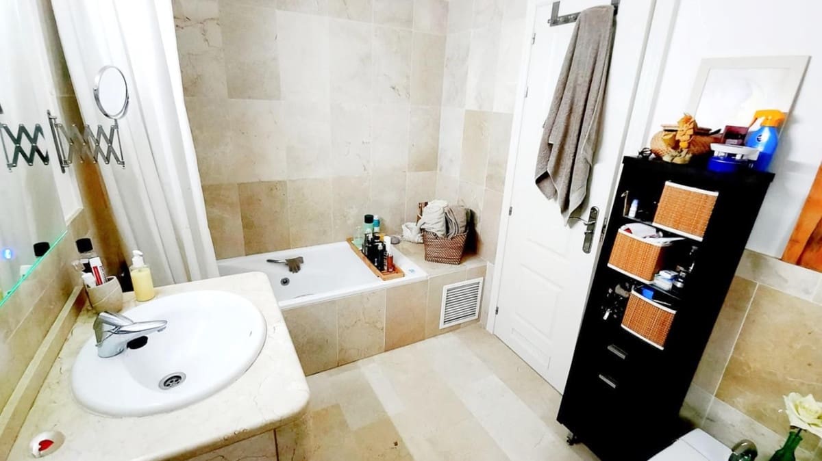 2 sypialnia Penthouse na sprzedaż w Benalmadena z basenem garażem - 597 000 € (Ref: 9479994)