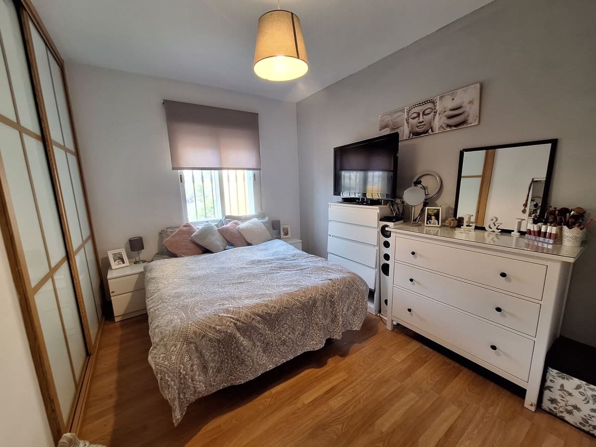 4 soveværelse Penthouse til salg i Marbella med swimmingpool - € 598.000 (Ref: 9479995)