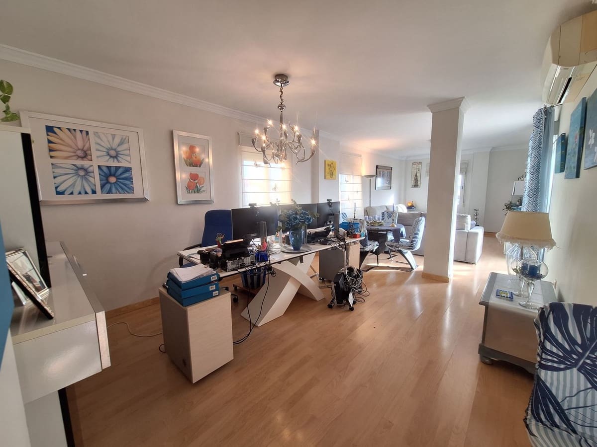 4 soveværelse Penthouse til salg i Marbella med swimmingpool - € 598.000 (Ref: 9479995)