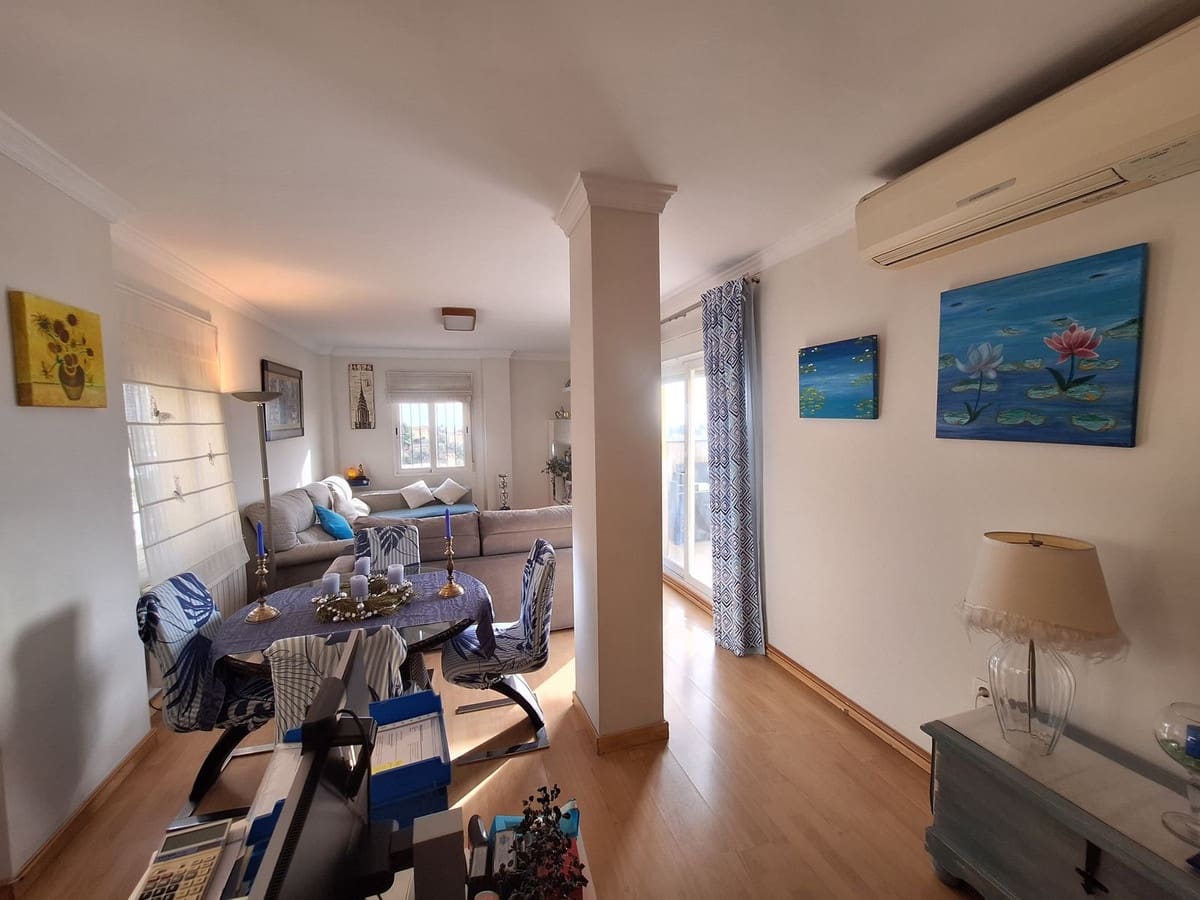 4 soveværelse Penthouse til salg i Marbella med swimmingpool - € 598.000 (Ref: 9479995)