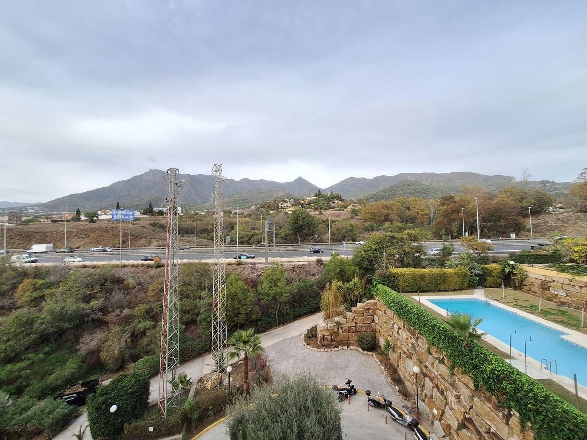 4 soveværelse Penthouse til salg i Marbella med swimmingpool - € 598.000 (Ref: 9479995)