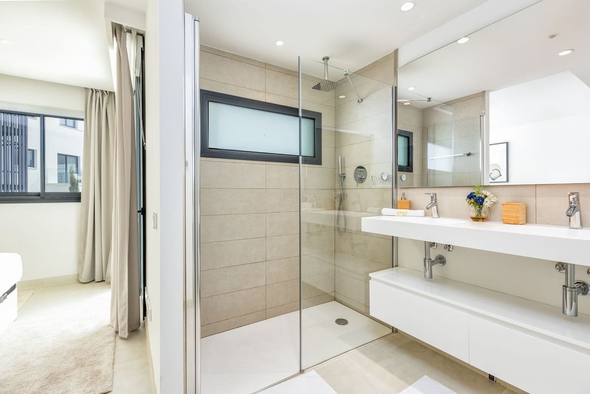 2 slaapkamer Appartement te koop in Fuengirola met zwembad - € 599.000 (Ref: 9479998)