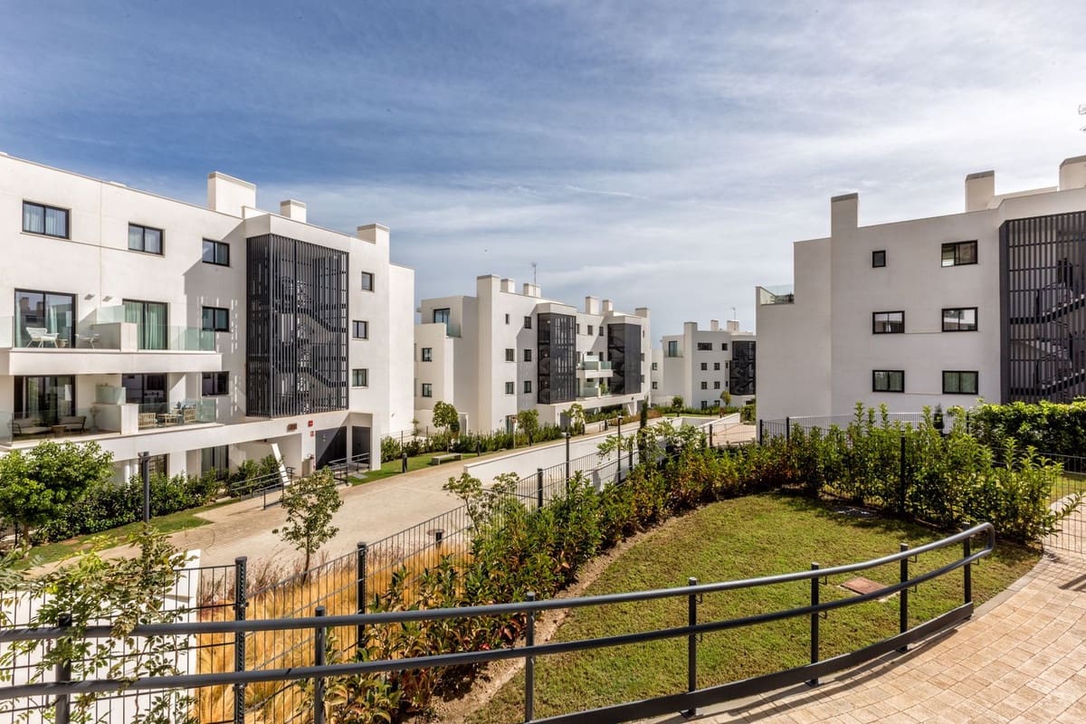 2 slaapkamer Appartement te koop in Fuengirola met zwembad - € 599.000 (Ref: 9479998)