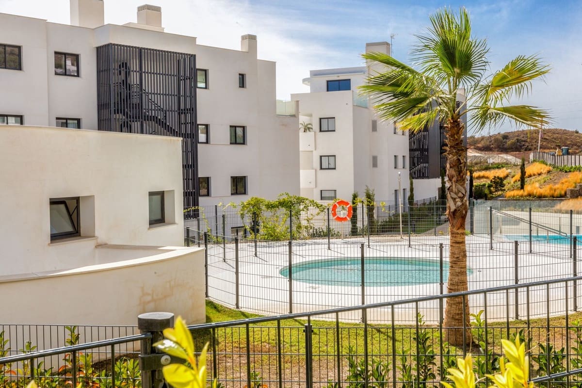 2 slaapkamer Appartement te koop in Fuengirola met zwembad - € 599.000 (Ref: 9479998)