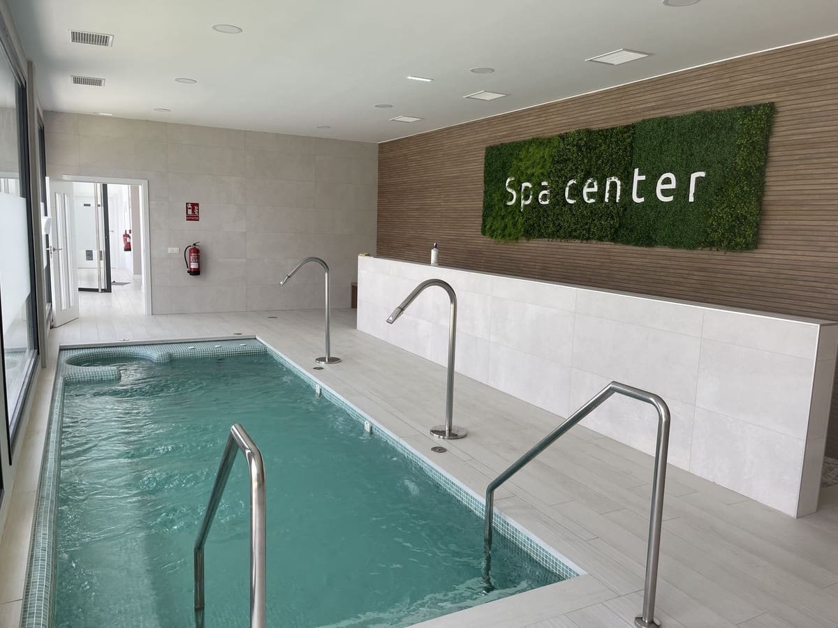 2 bedroom Apartment for sale in La Cala de Mijas with pool - € 599,000 (Ref: 9480000)