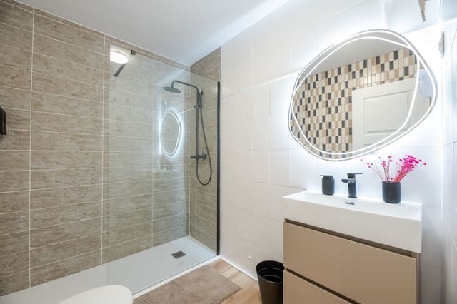 4 makuuhuone Huoneisto myytävänä paikassa Centro Historico, Málaga kaupunki - 599 000 € (Ref: 9480003)