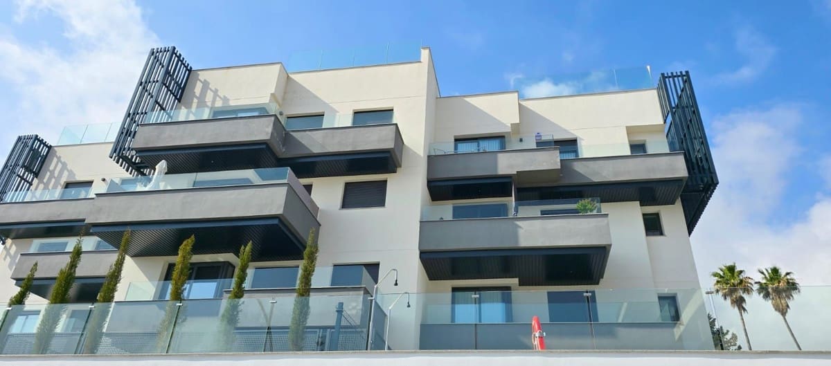 2 bedroom Penthouse for sale in Torremolinos with pool garage - € 599,000 (Ref: 9480004)