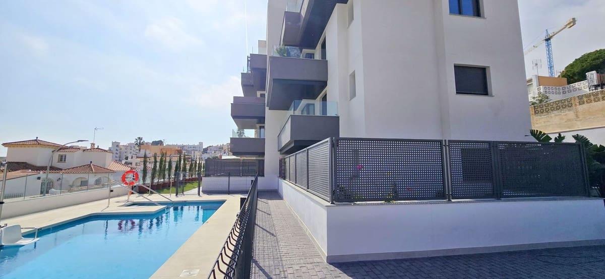 2 bedroom Penthouse for sale in Torremolinos with pool garage - € 599,000 (Ref: 9480004)