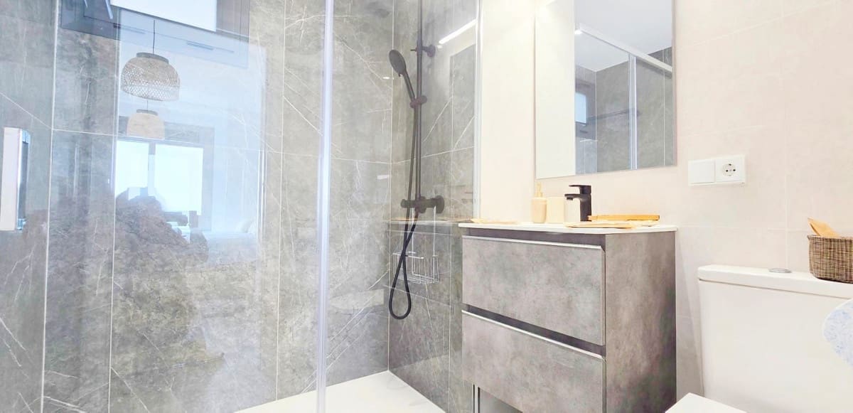 2 bedroom Penthouse for sale in Torremolinos with pool garage - € 599,000 (Ref: 9480004)