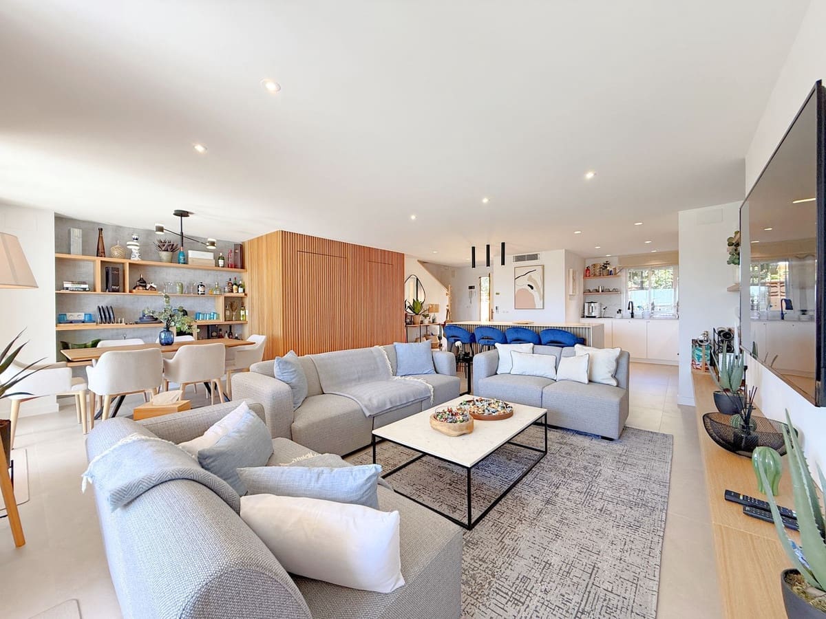 3 sovrum Hus till salu i Estepona med pool garage - 599 000 € (Ref: 9480007)