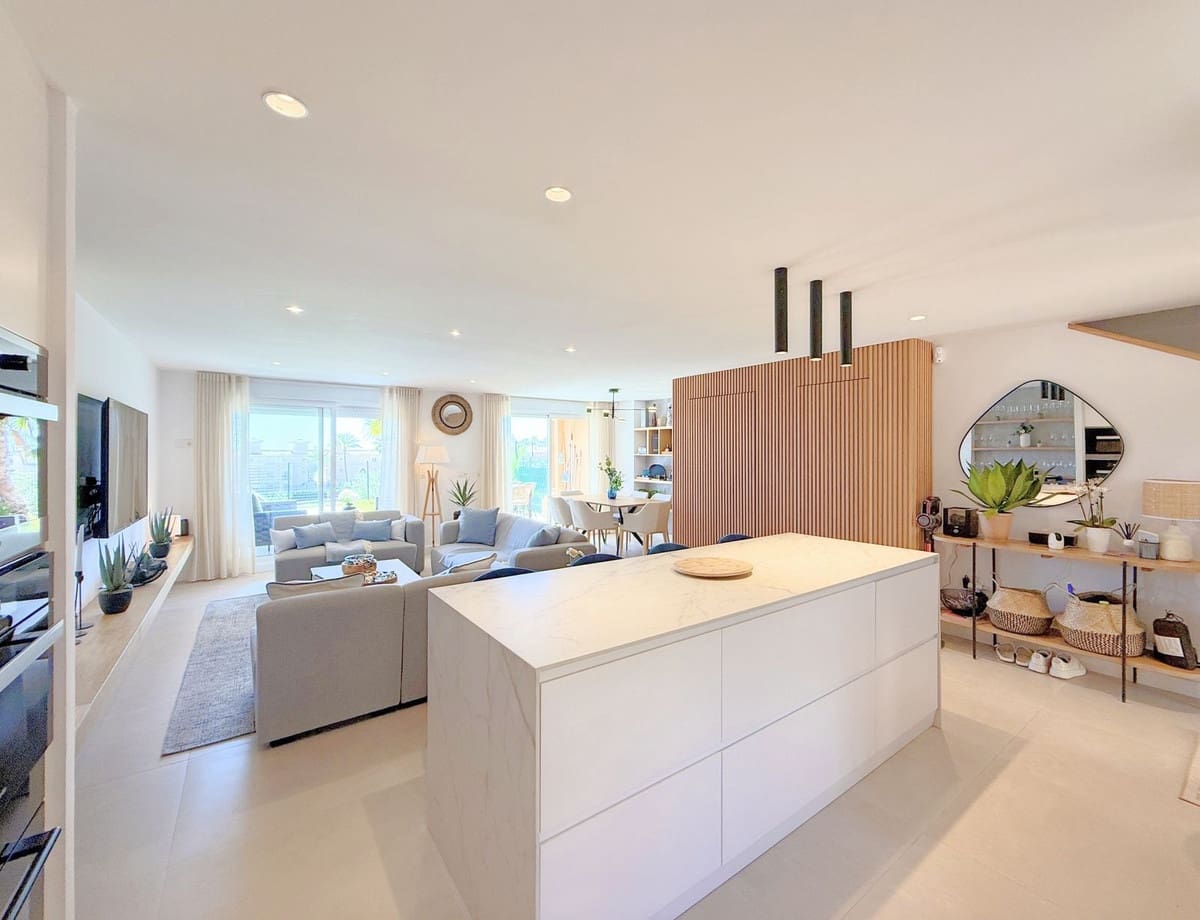 3 sovrum Hus till salu i Estepona med pool garage - 599 000 € (Ref: 9480007)